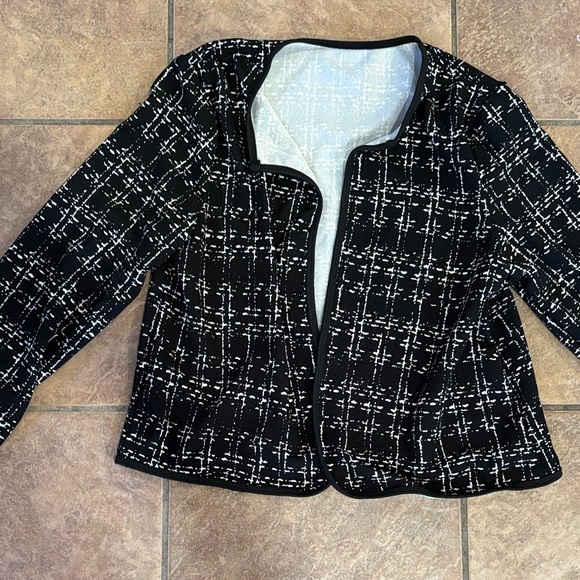 Jackets & Blazers - Elegant Black and White Women's Jacket